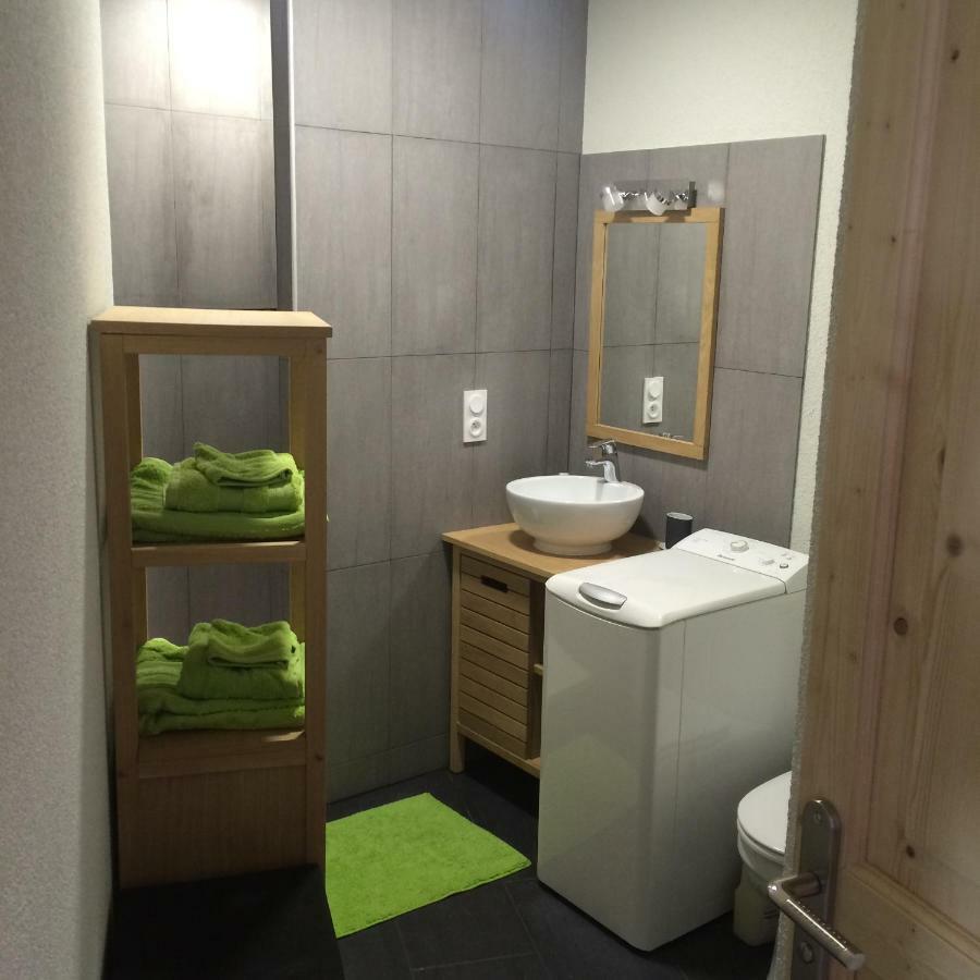 Meuble De Tourisme Au Troubadour, Vaste T2 Proximite Republique Avec Garage Dijon