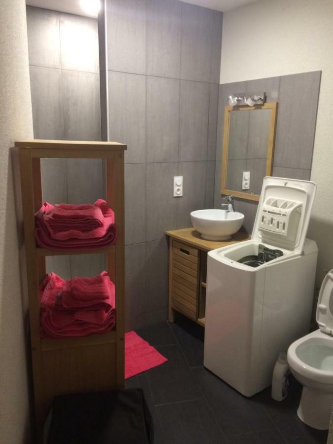 Meuble De Tourisme Au Troubadour, Vaste T2 Proximite Republique Avec Garage Appartement *